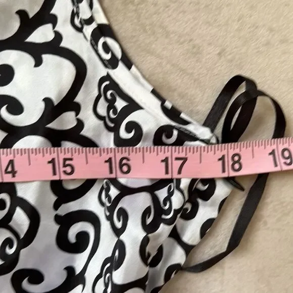 Gorgeous EUC SZ M WHBM 💯 Silk Ivory & Black Scroll Design Top - Picture 8 of 9